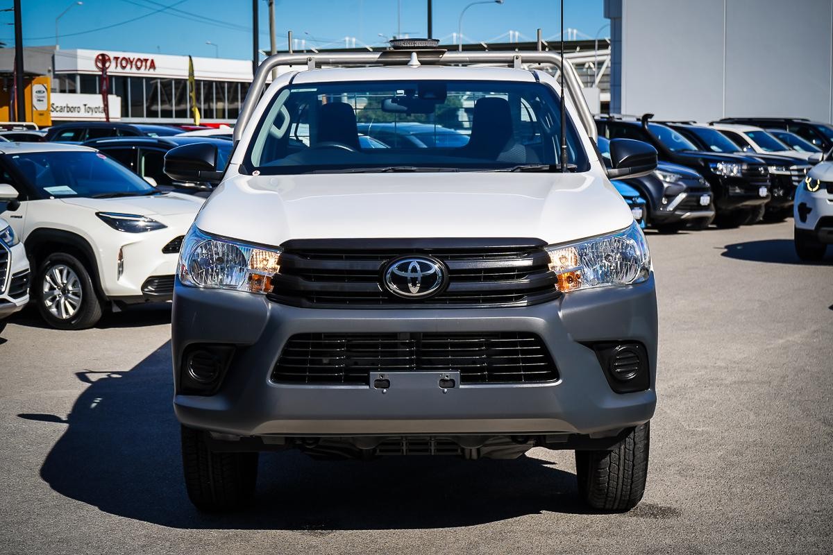 Toyota Hilux image 4