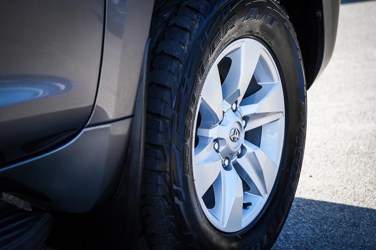 Toyota Landcruiser Prado image 3