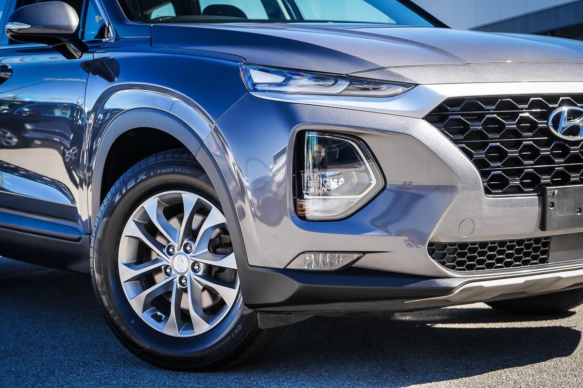 Hyundai Santa Fe image 2