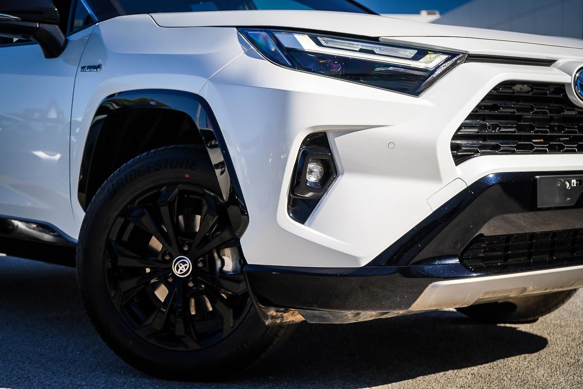 Toyota Rav4 image 2