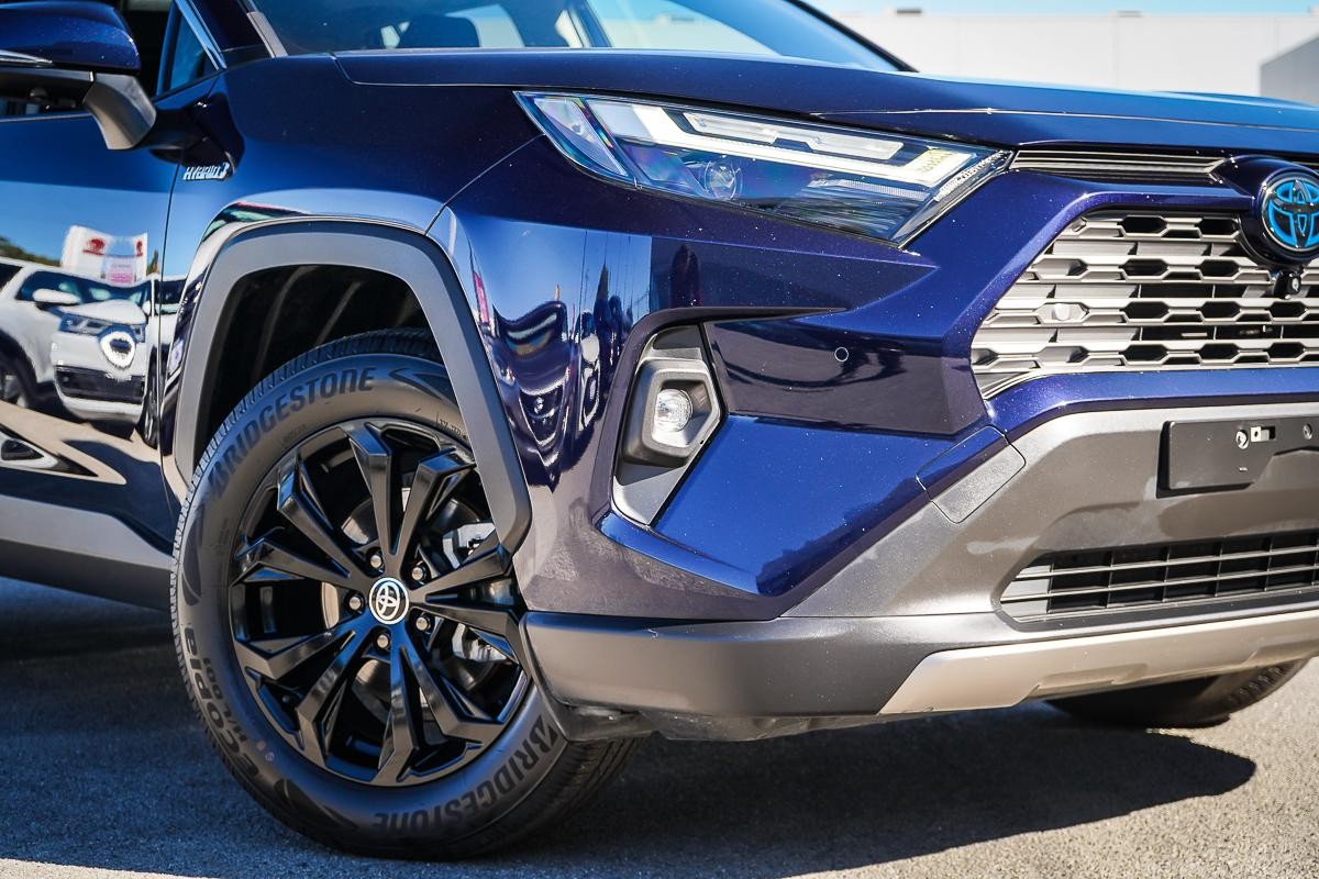 Toyota Rav4 image 2