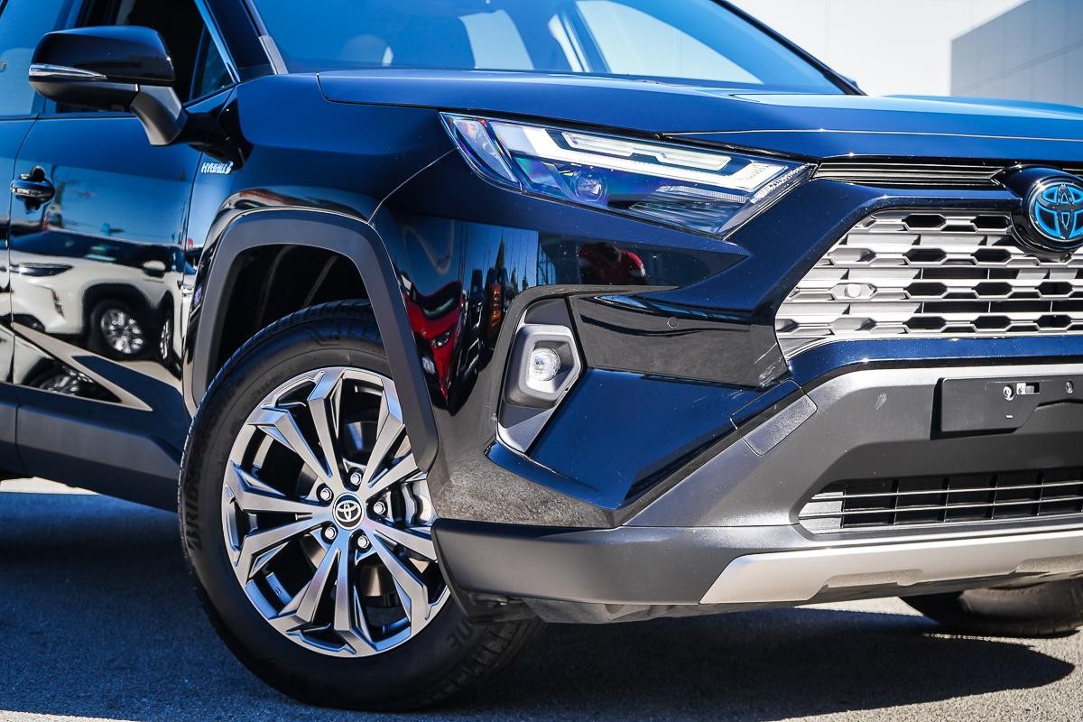 Toyota Rav4 image 2