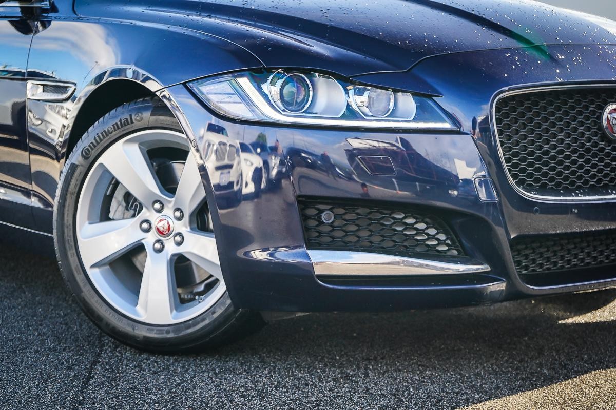 Jaguar Xf image 2