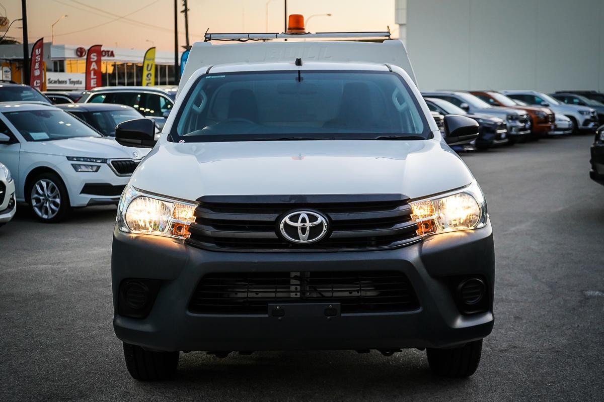 Toyota Hilux image 4