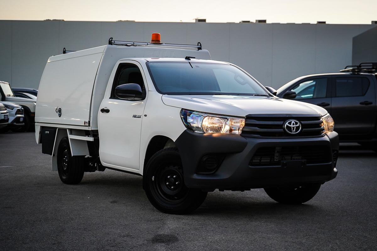Toyota Hilux image 1