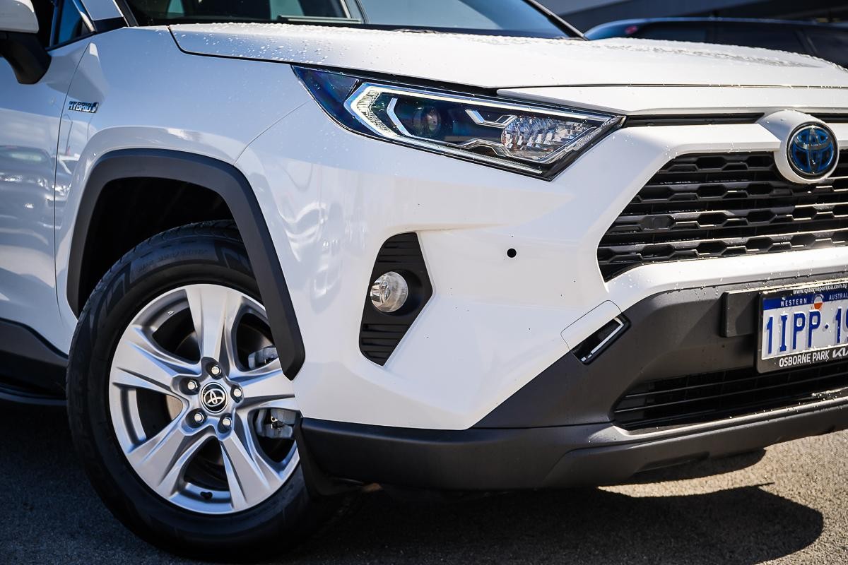 Toyota Rav4 image 2
