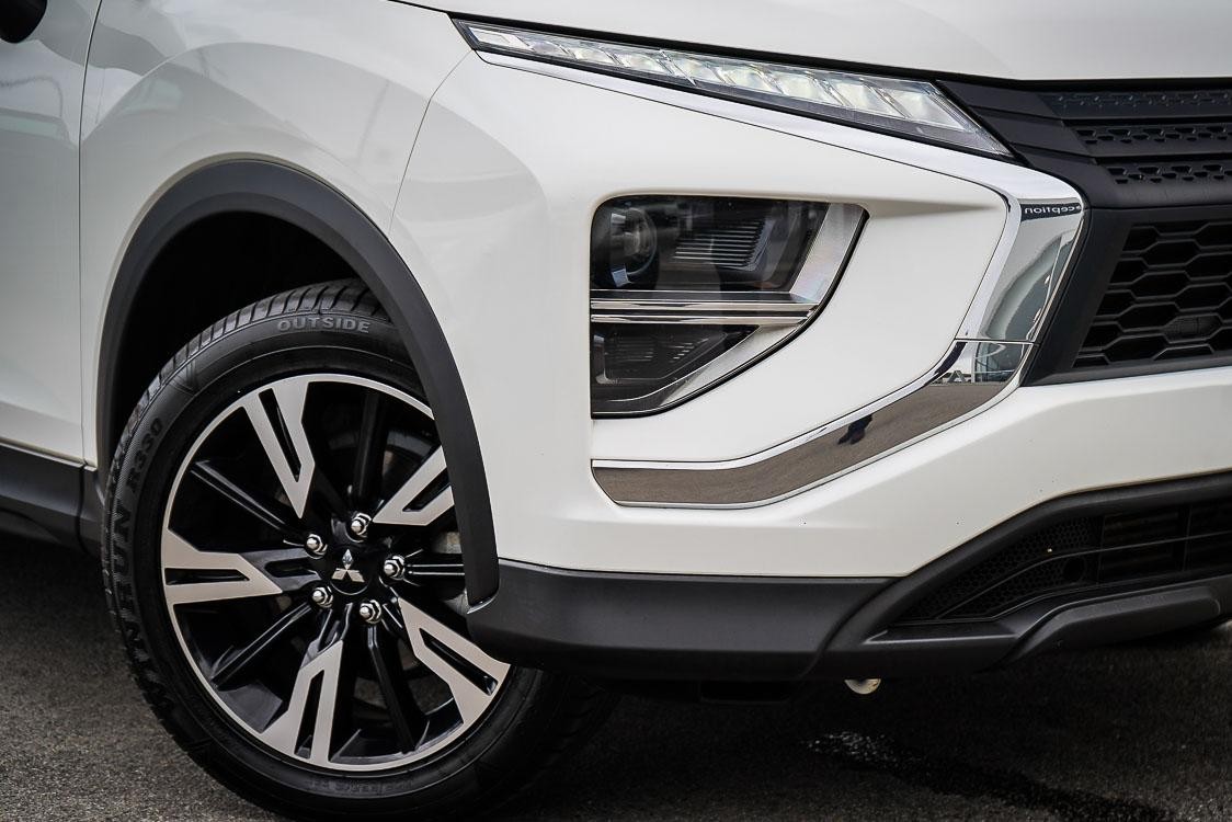 Mitsubishi Eclipse Cross image 2