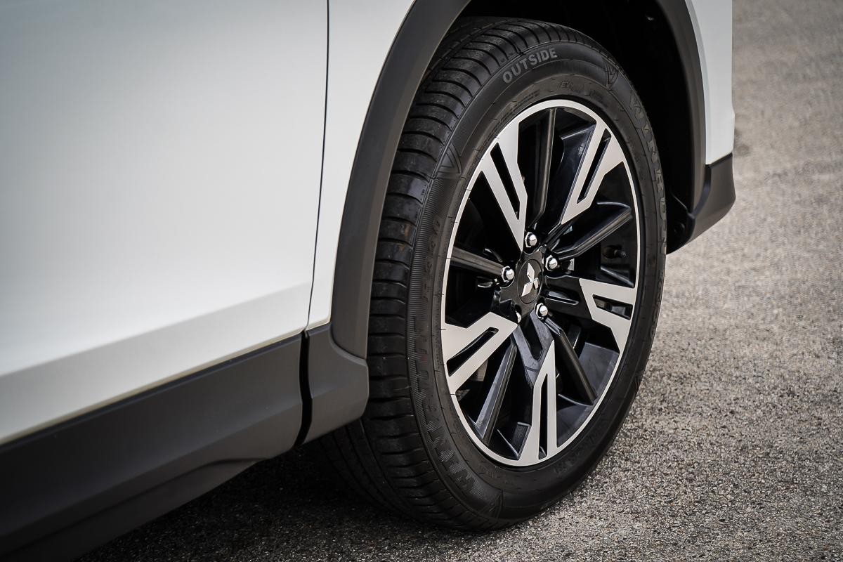 Mitsubishi Eclipse Cross image 3