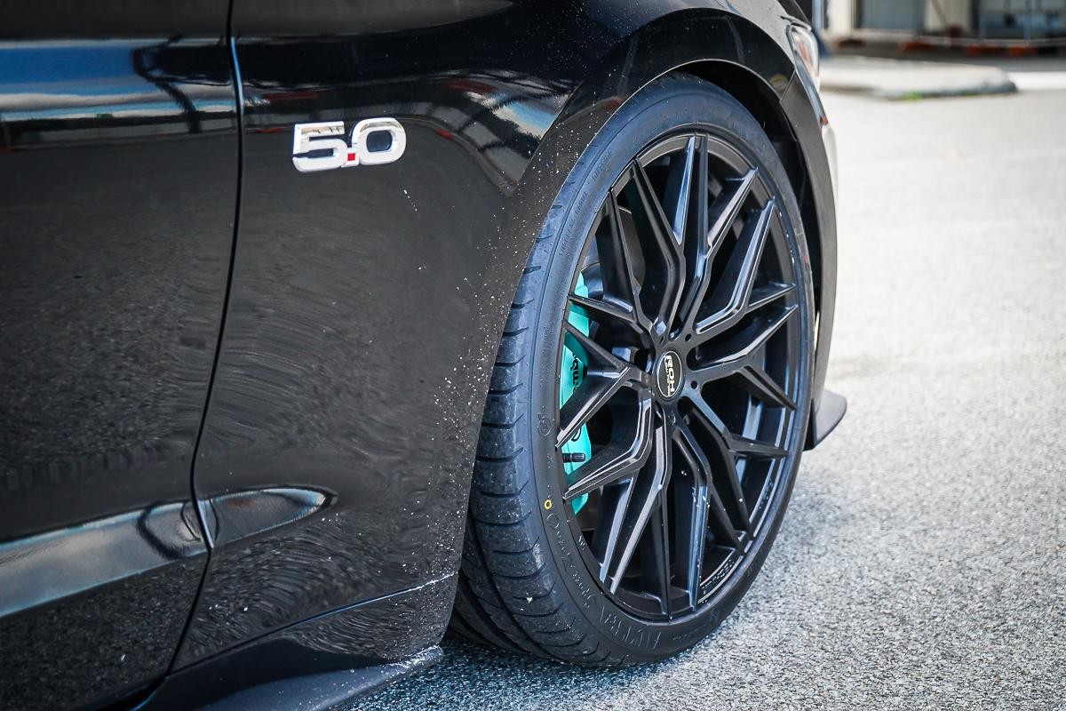 Ford Mustang image 3