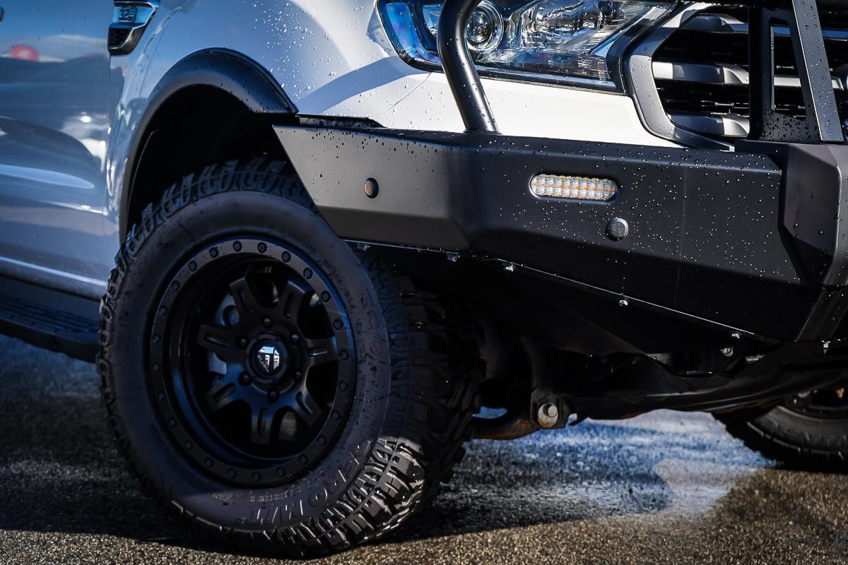 Ford Everest image 2