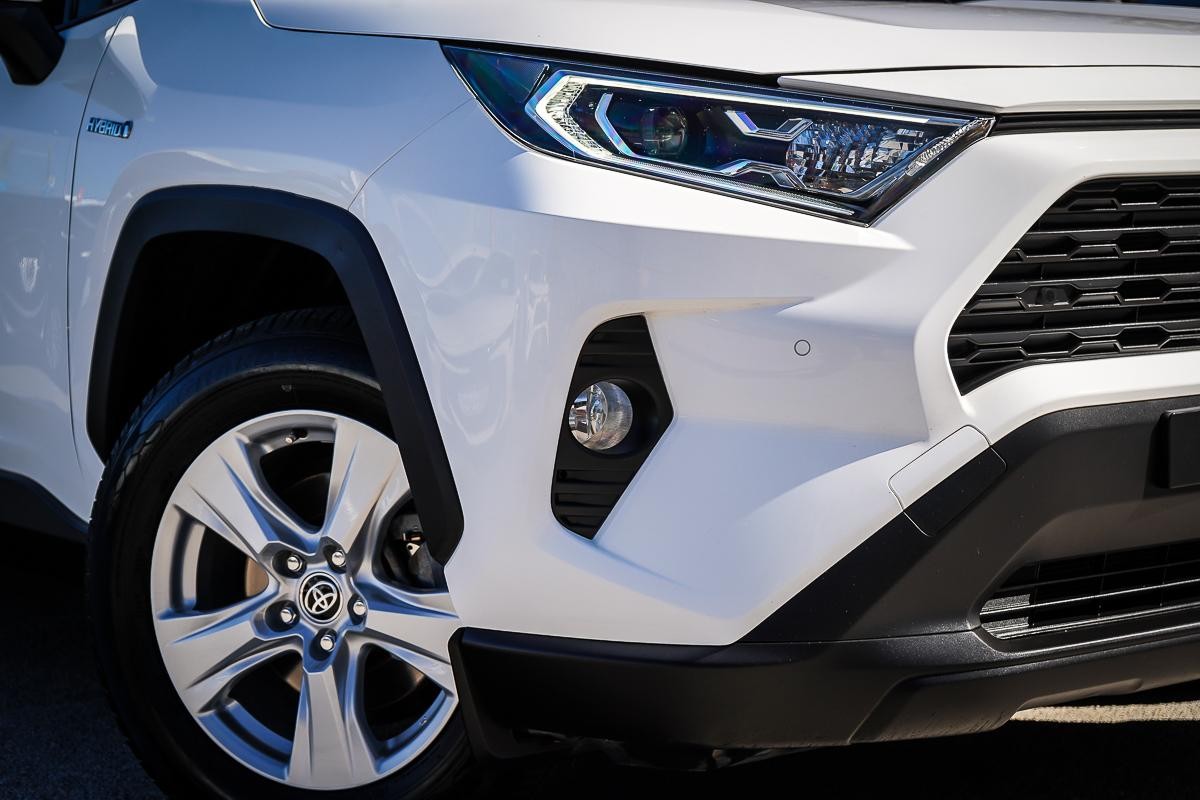 Toyota Rav4 image 2
