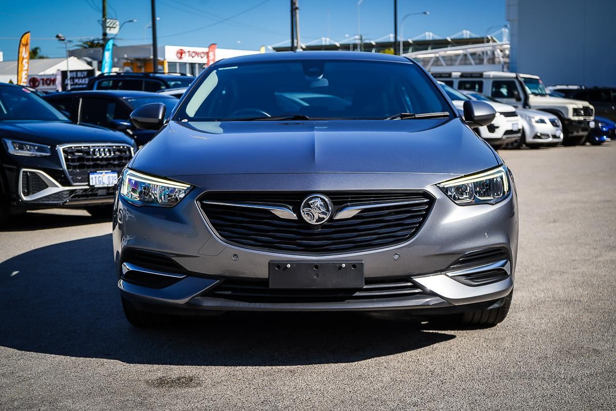 Holden Commodore image 4