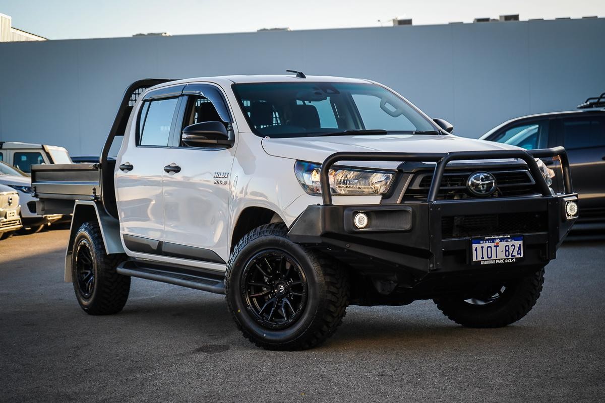 Toyota Hilux image 1