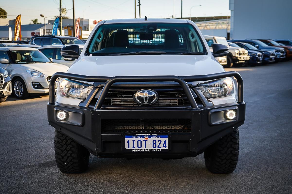Toyota Hilux image 4