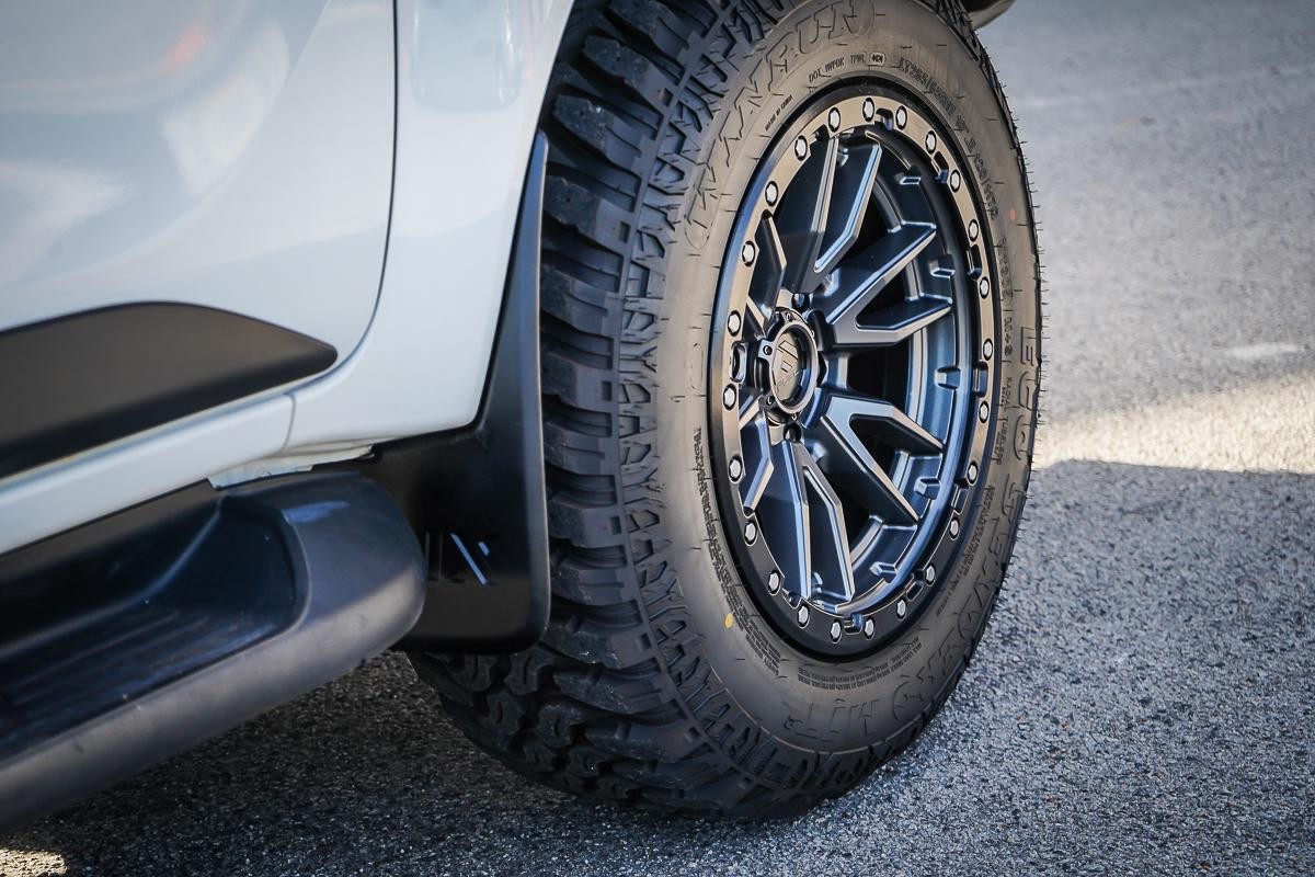 Toyota Hilux image 3