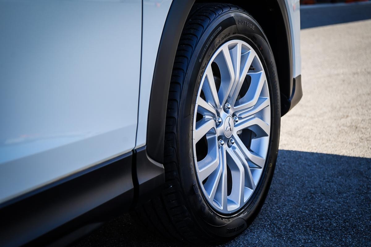 Mitsubishi Eclipse Cross image 3