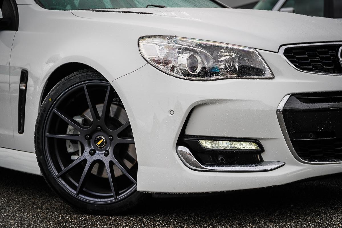 Holden Commodore image 2