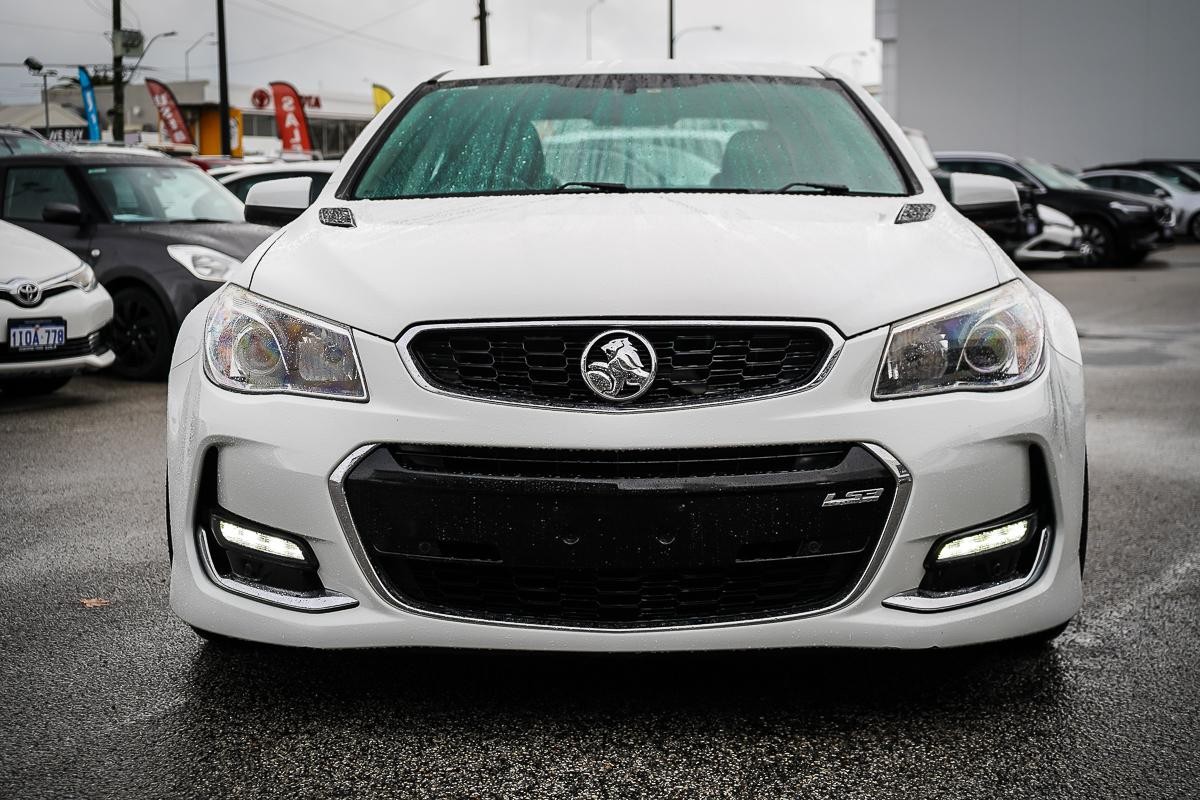 Holden Commodore image 4