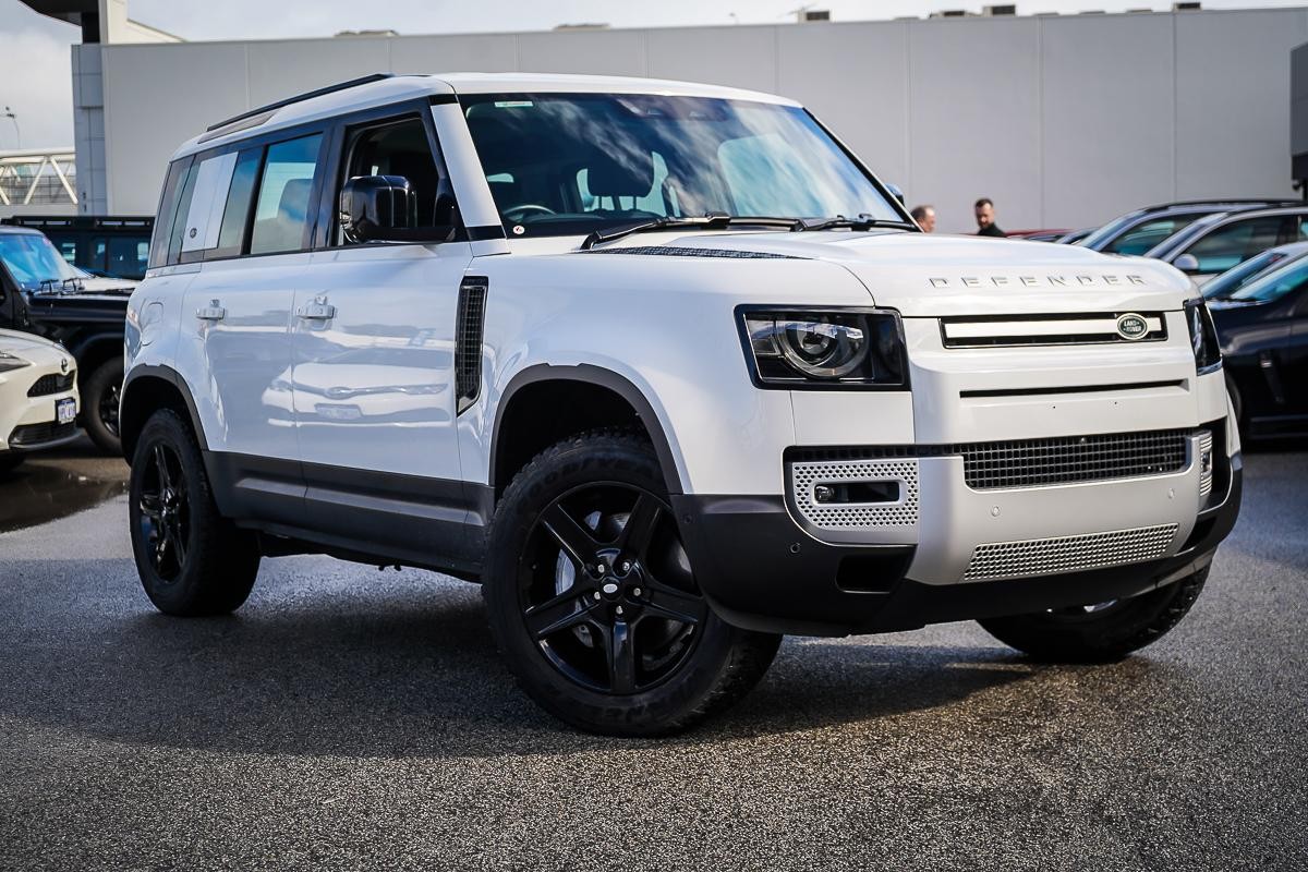 Land Rover Defender image 1