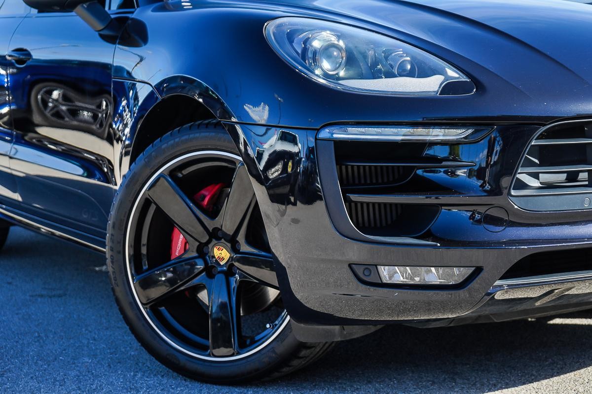 Porsche Macan image 2