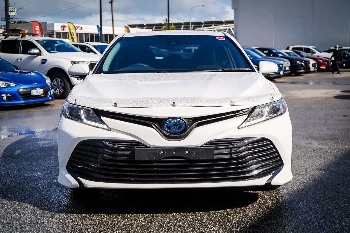 Toyota Camry image 4