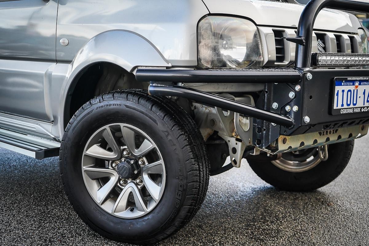 Suzuki Jimny image 2