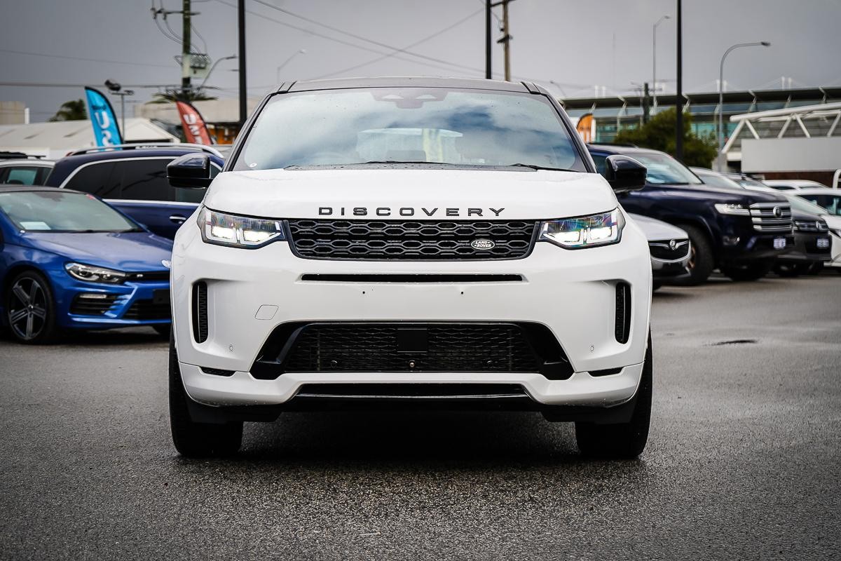Land Rover Discovery Sport image 3