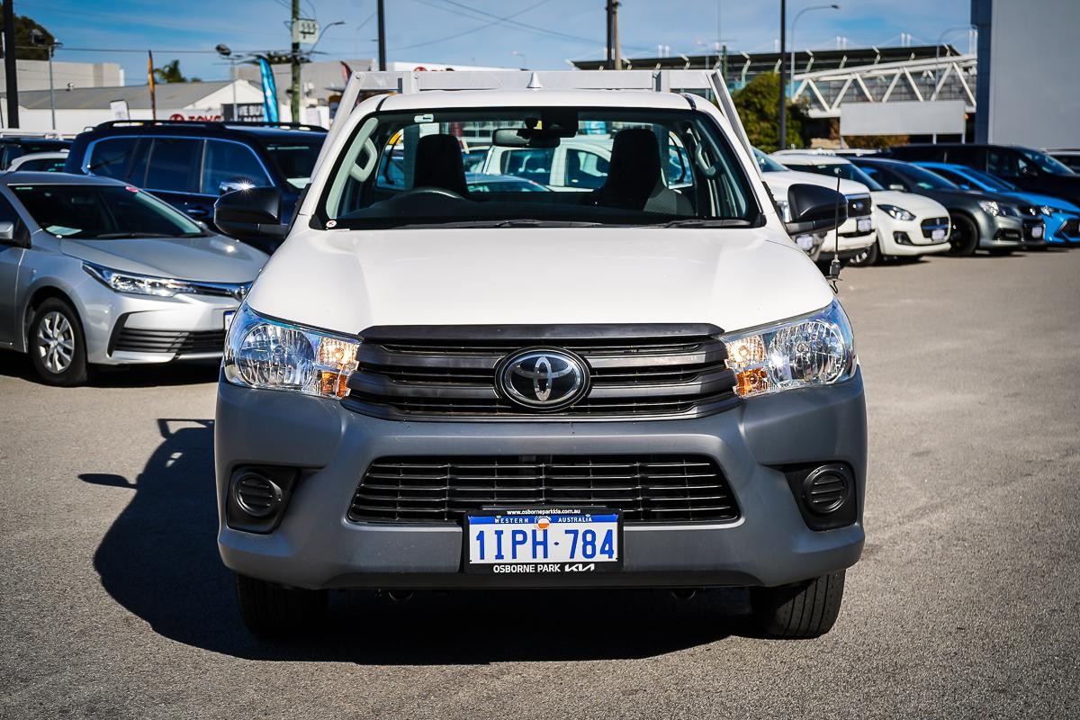 Toyota Hilux image 4