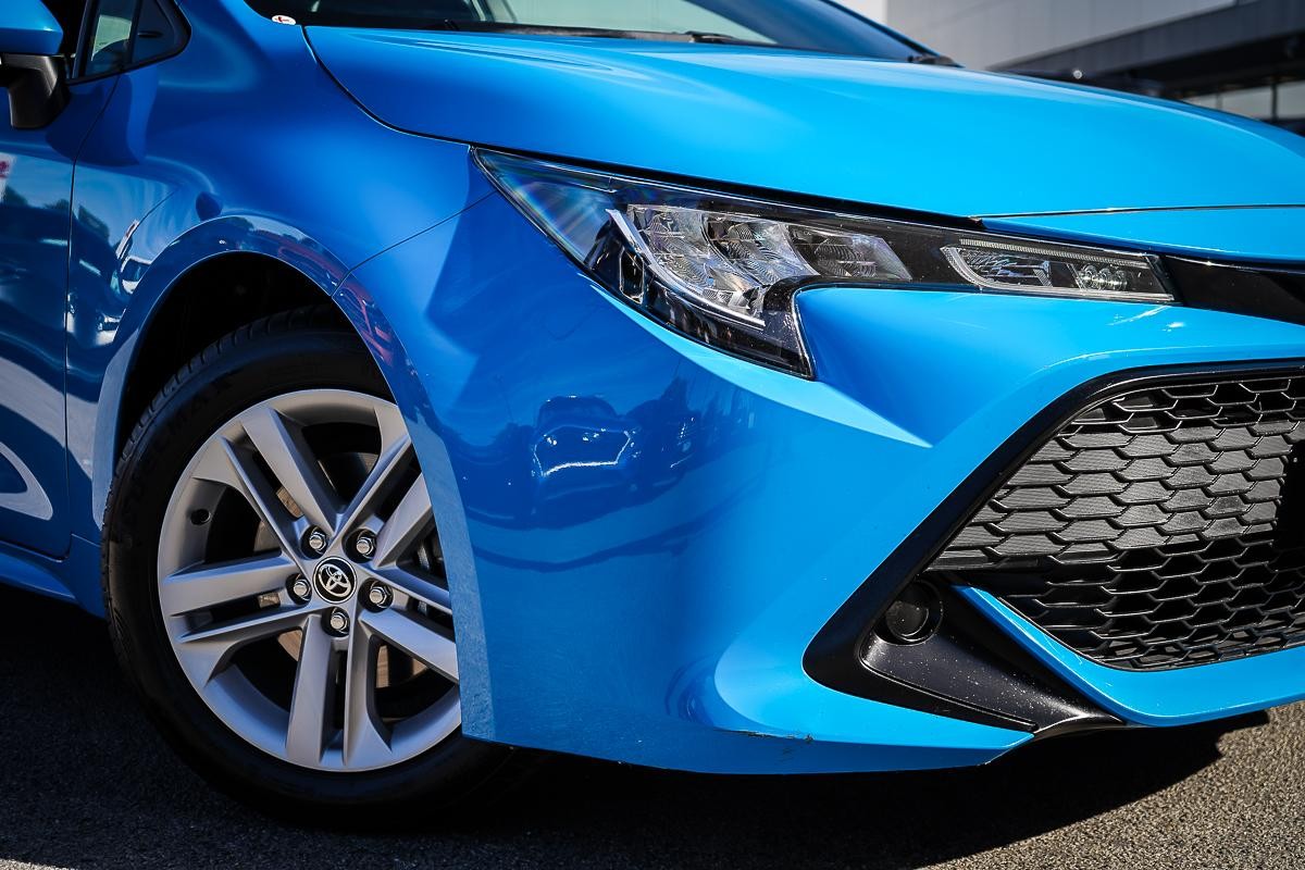 Toyota Corolla image 2
