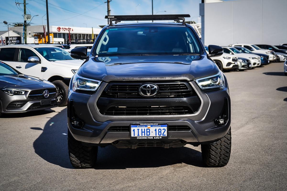 Toyota Hilux image 4