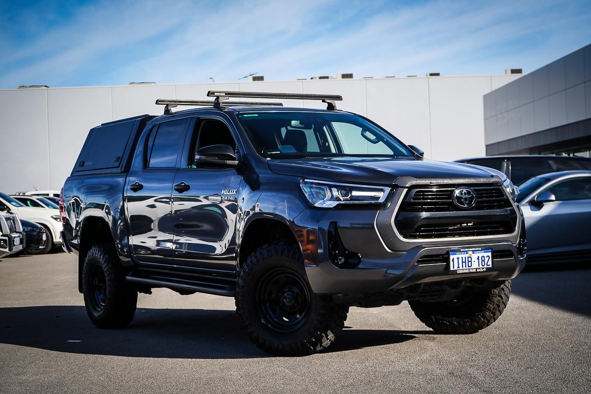 Toyota Hilux image 1
