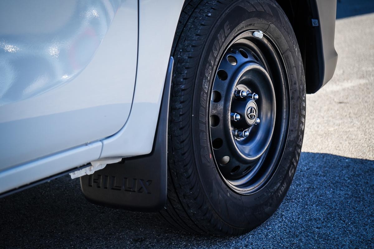 Toyota Hilux image 3