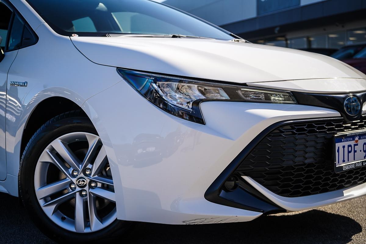 Toyota Corolla image 2