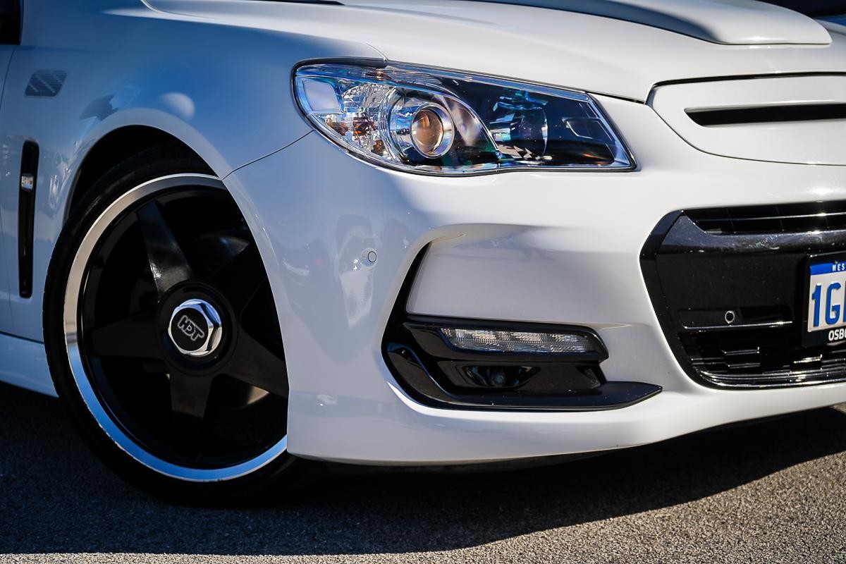 Holden Commodore image 2