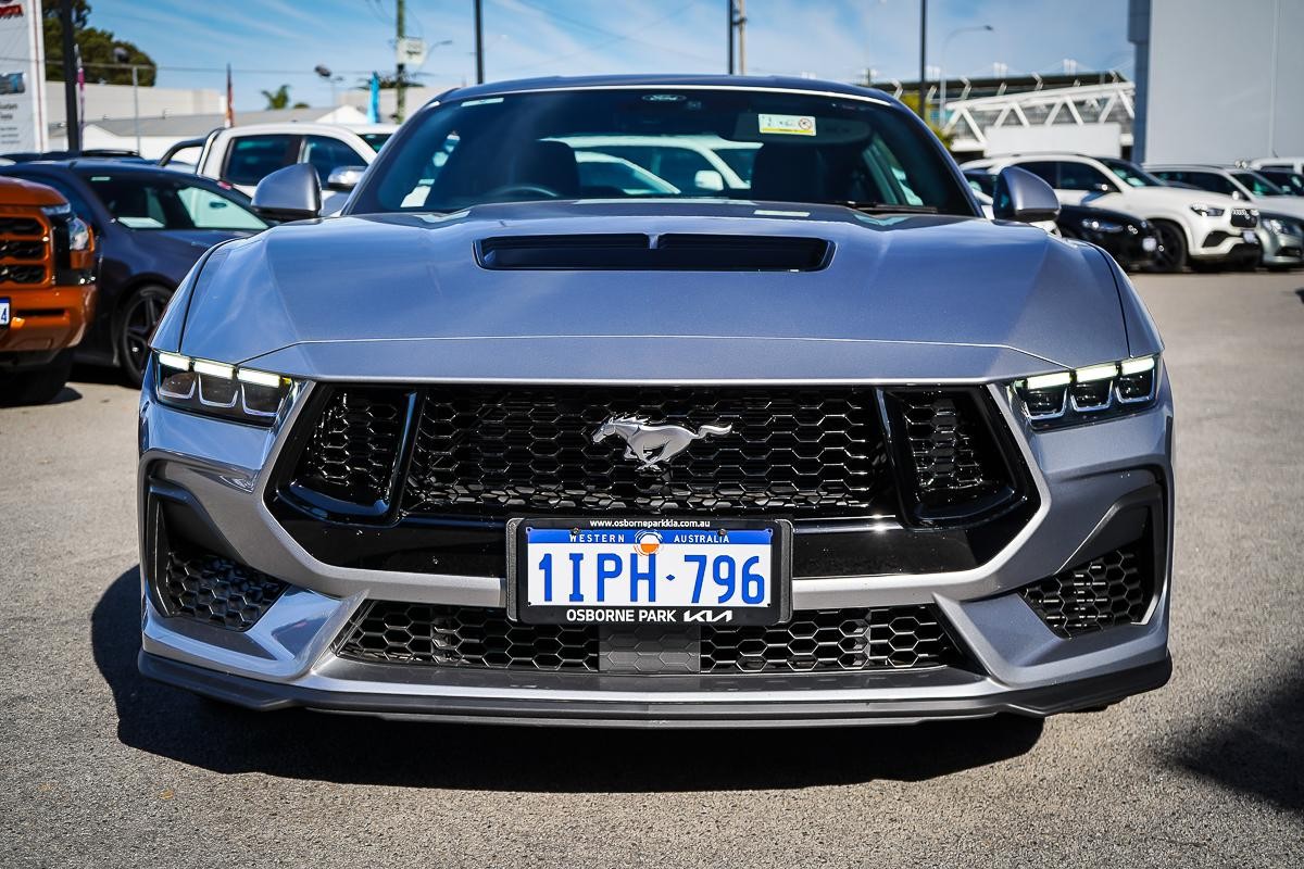 Ford Mustang image 4
