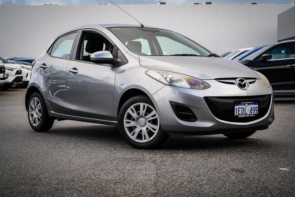 Mazda 2 image 1