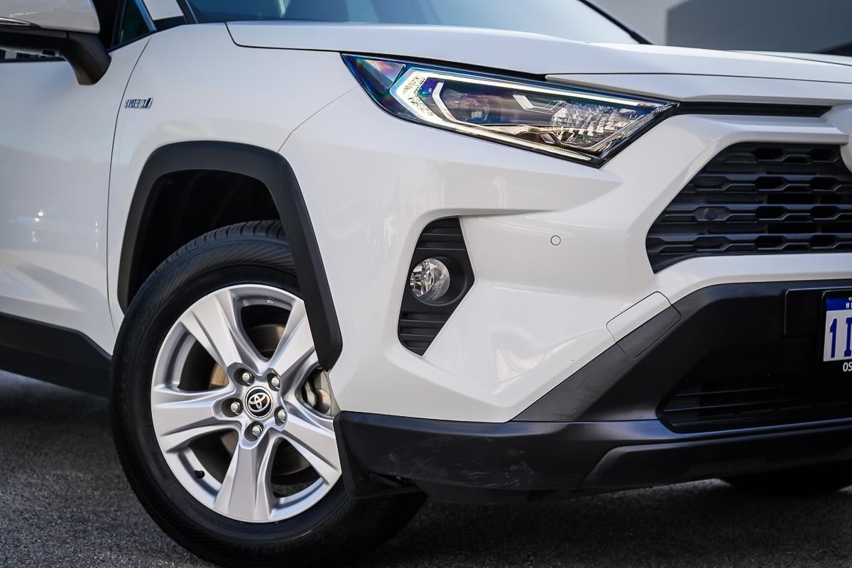 Toyota Rav4 image 2