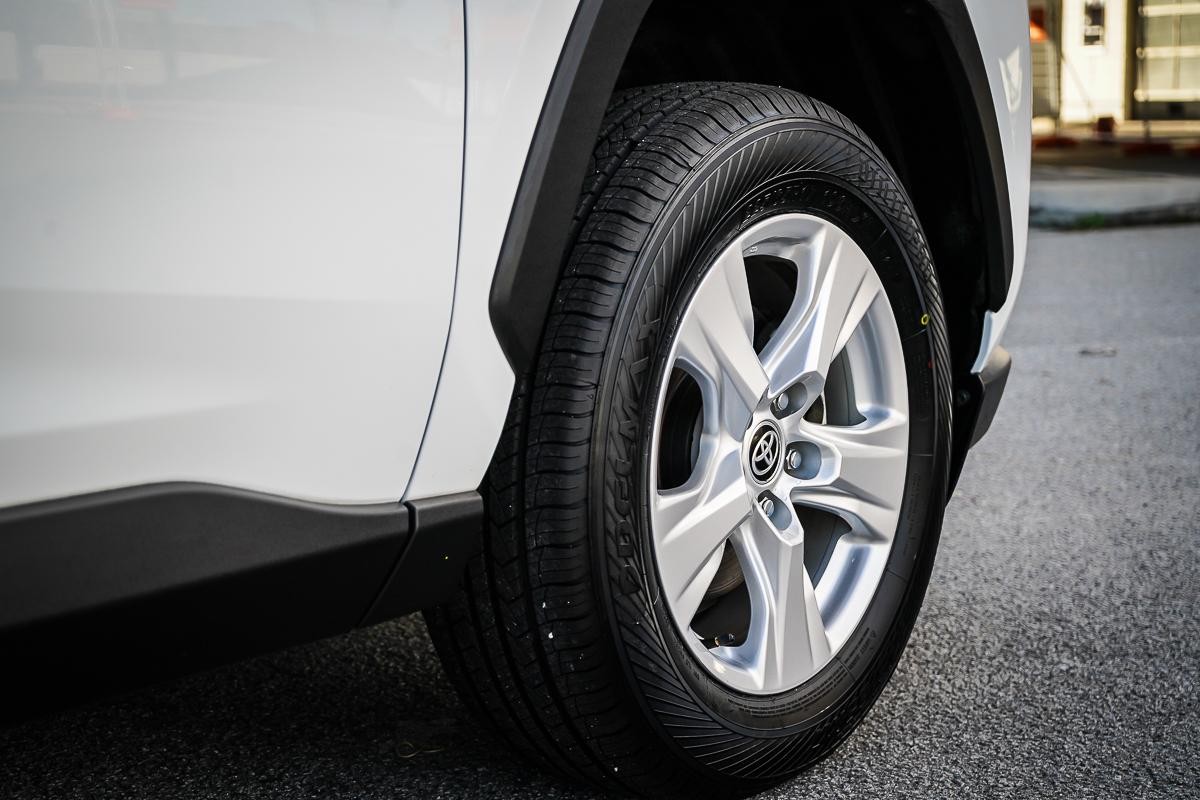 Toyota Rav4 image 3