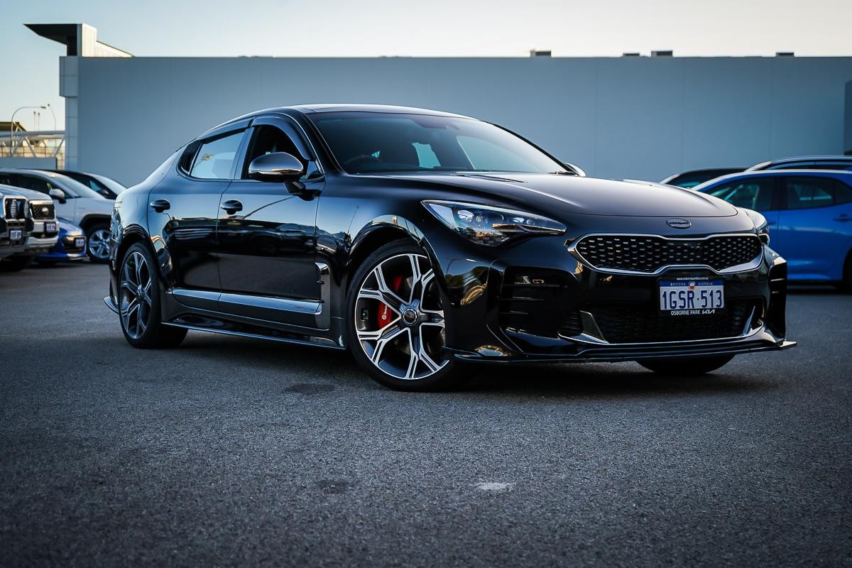 Kia Stinger image 1