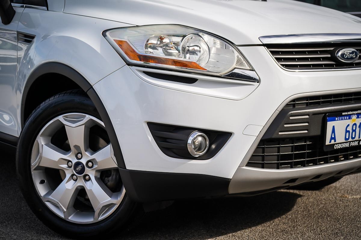 Ford Kuga image 2