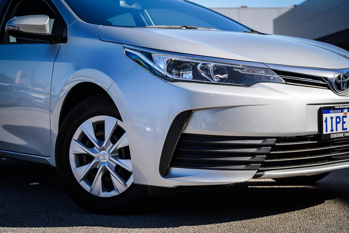 Toyota Corolla image 2