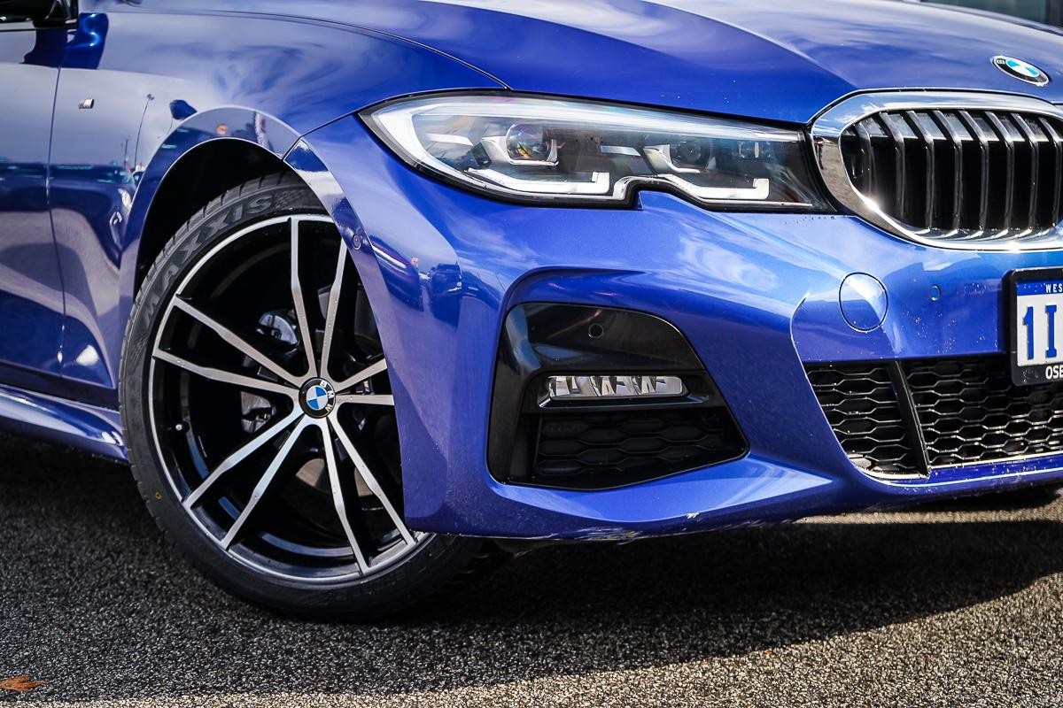 BMW 3 Series image 2