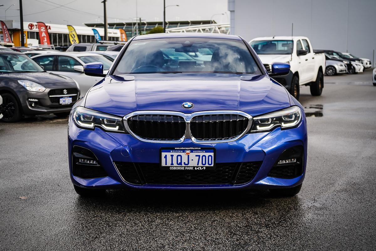 BMW 3 Series image 4