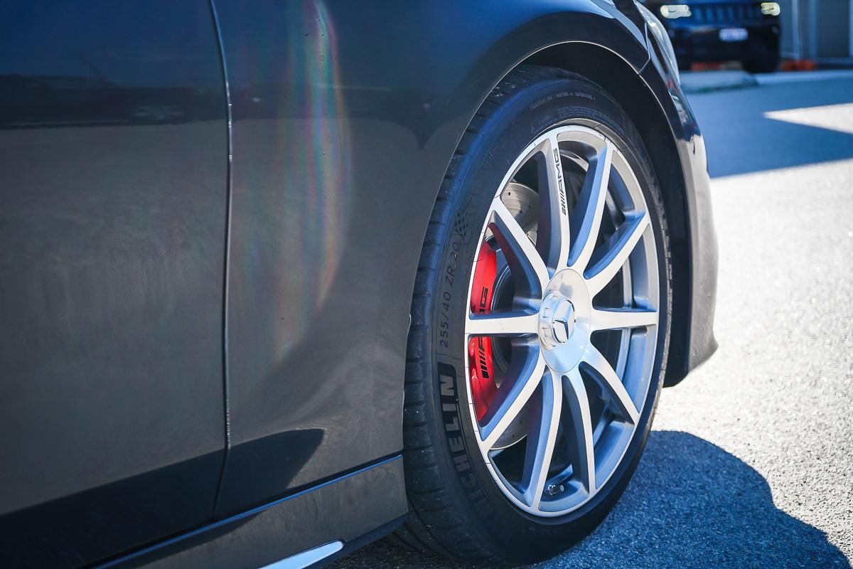 Mercedes Benz S-class image 3
