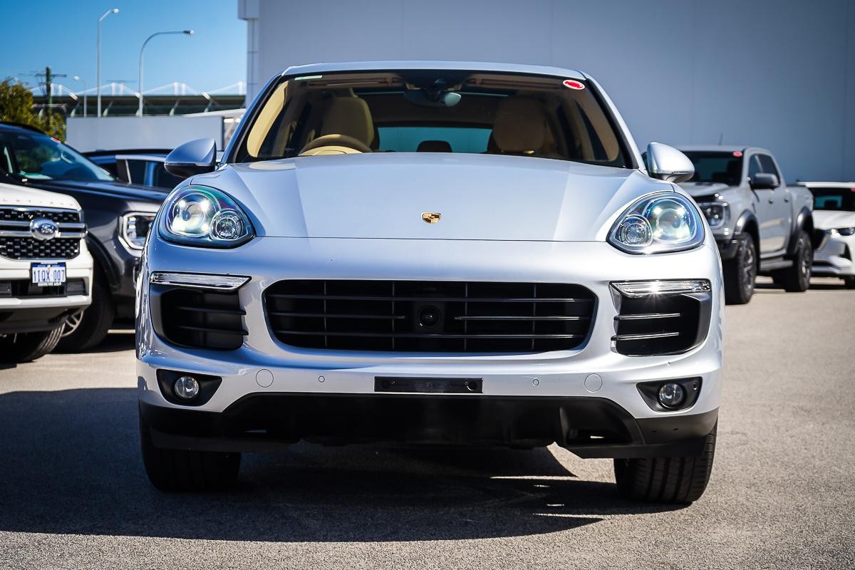 Porsche Cayenne image 3