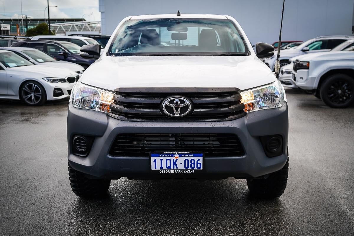 Toyota Hilux image 4