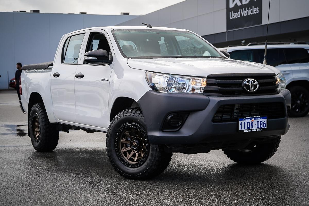 Toyota Hilux image 1