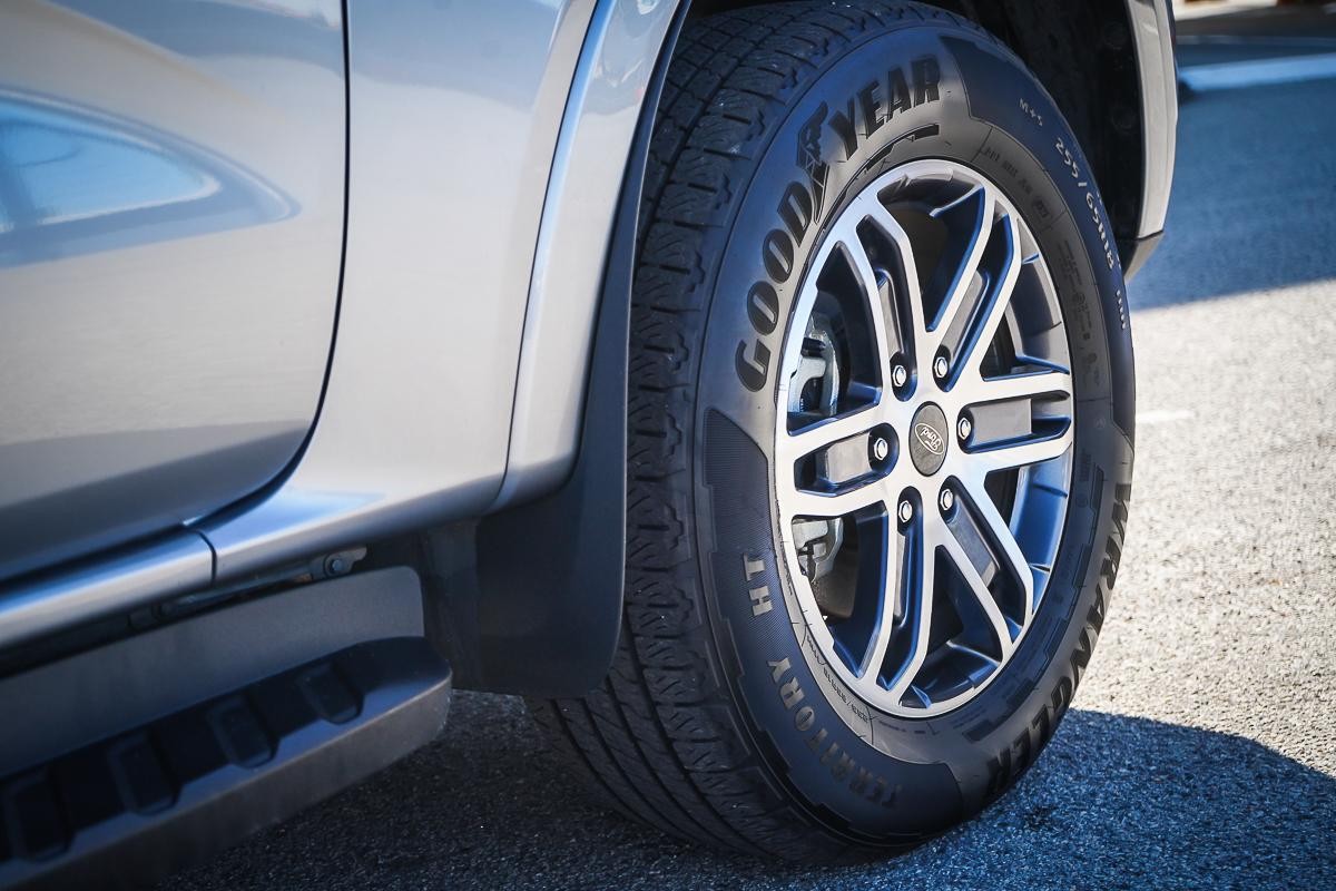 Ford Everest image 3