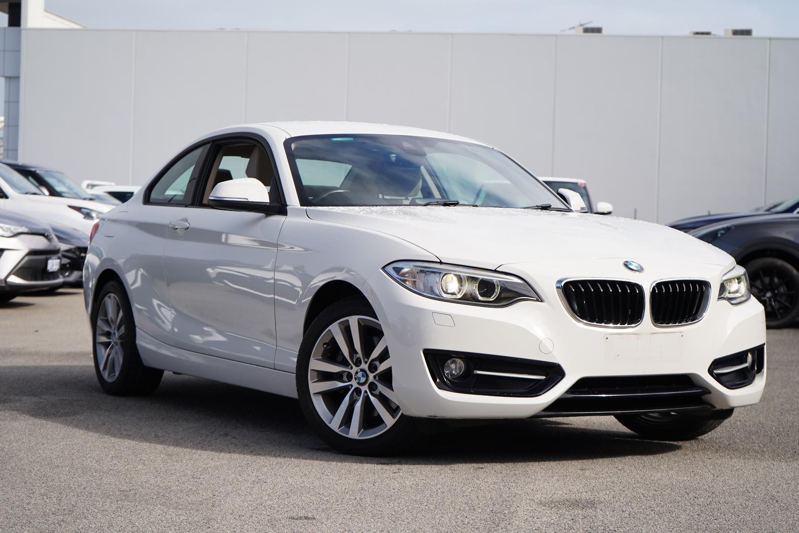 BMW 2 Series image 1