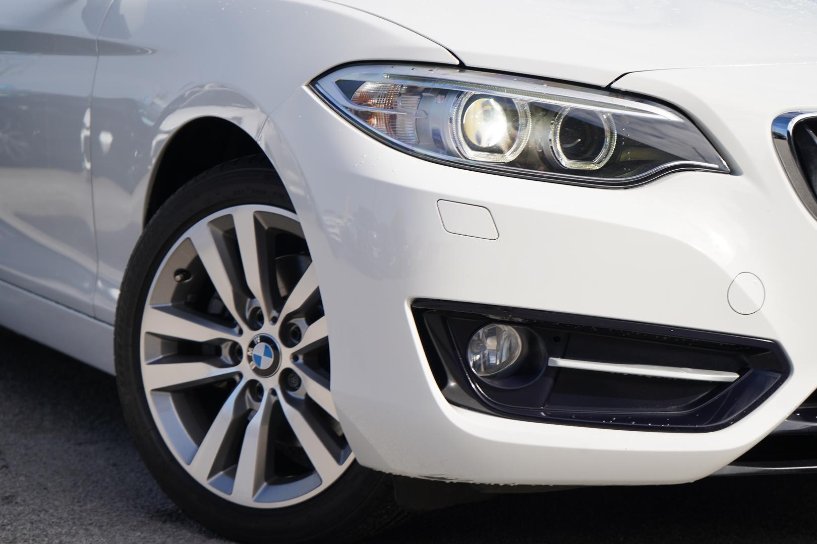 BMW 2 Series image 2